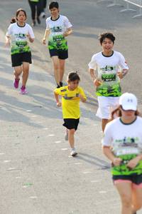 BIB: 
                            <button type="button" onclick="openModal(3554284)" class="btn btn-primary btn-sm float-right btn-popup" data-toggle="modal" data-target=".modal-high-quality">
                        <i class="fas fa-shopping-cart"></i> Add to Cart
                    </button>
                                            <button type="button" onclick="isThisMe(3554284, true)" class="btn btn-success btn-sm float-right btn-popup btn-isme hidden" data-toggle="tooltip" data-placement="bottom" title="นี่คือรูปของคุณใช่ไหม คลิกที่นี่เพื่อเอาเข้าอัลบั้ม">
                        <i class="fas fa-plus"></i> Add to album
                    </button>
                    <button type="button" onclick="isThisMe(3554284, false)" class="btn btn-warning btn-sm float-right btn-popup btn-isnotme hidden">
                        <i class="fas fa-ban"></i> Remove from album
                    </button>